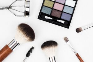 生理前に使用する化粧品の成分に注意すべきポイントは？