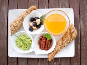 生理中におすすめの食べ物を外食で楽しむには？